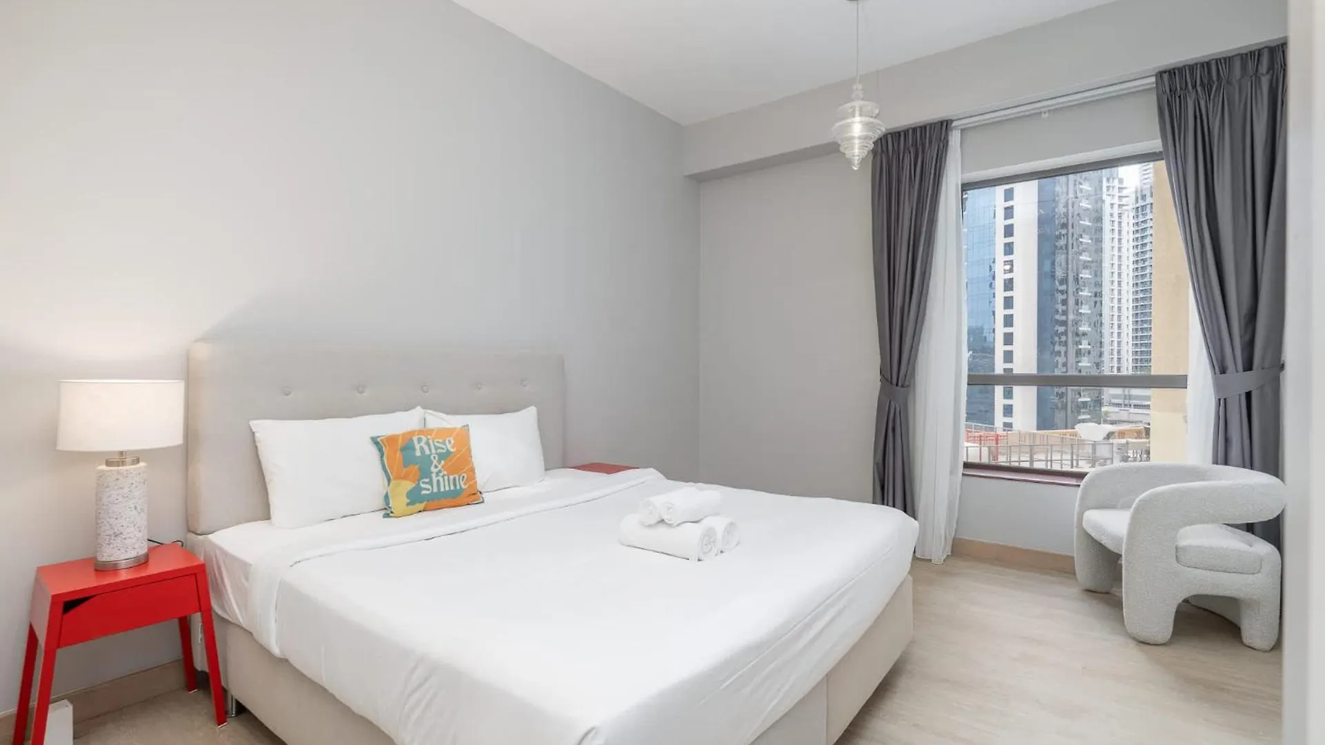 Stylish 4-Bedroom Apartment With Balcony Views In Jbr Dubai