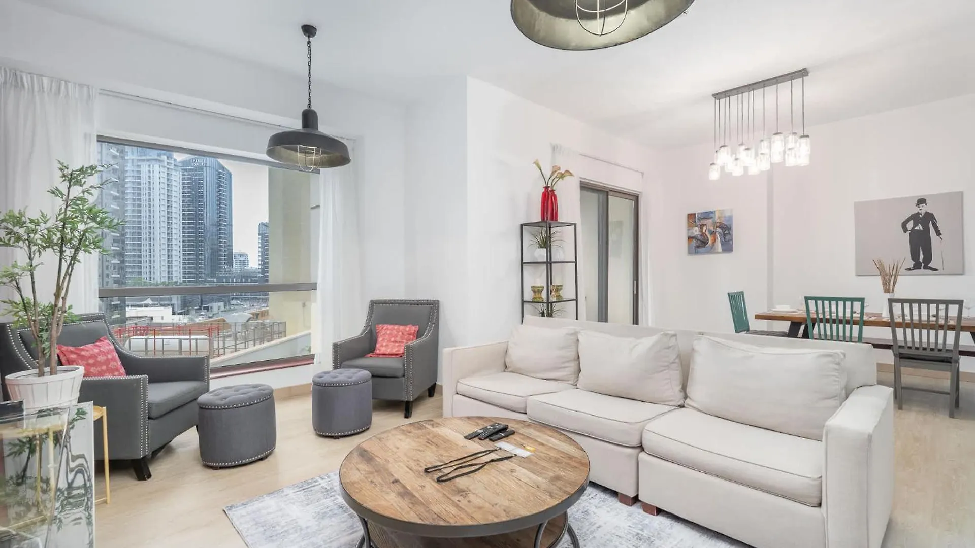 Stylish 4-Bedroom Apartment With Balcony Views In Jbr Dubai
