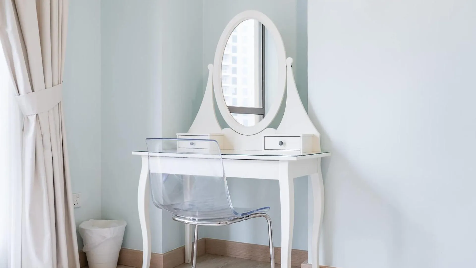 Stylish 4-Bedroom Apartment With Balcony Views In Jbr Dubai 0*,
