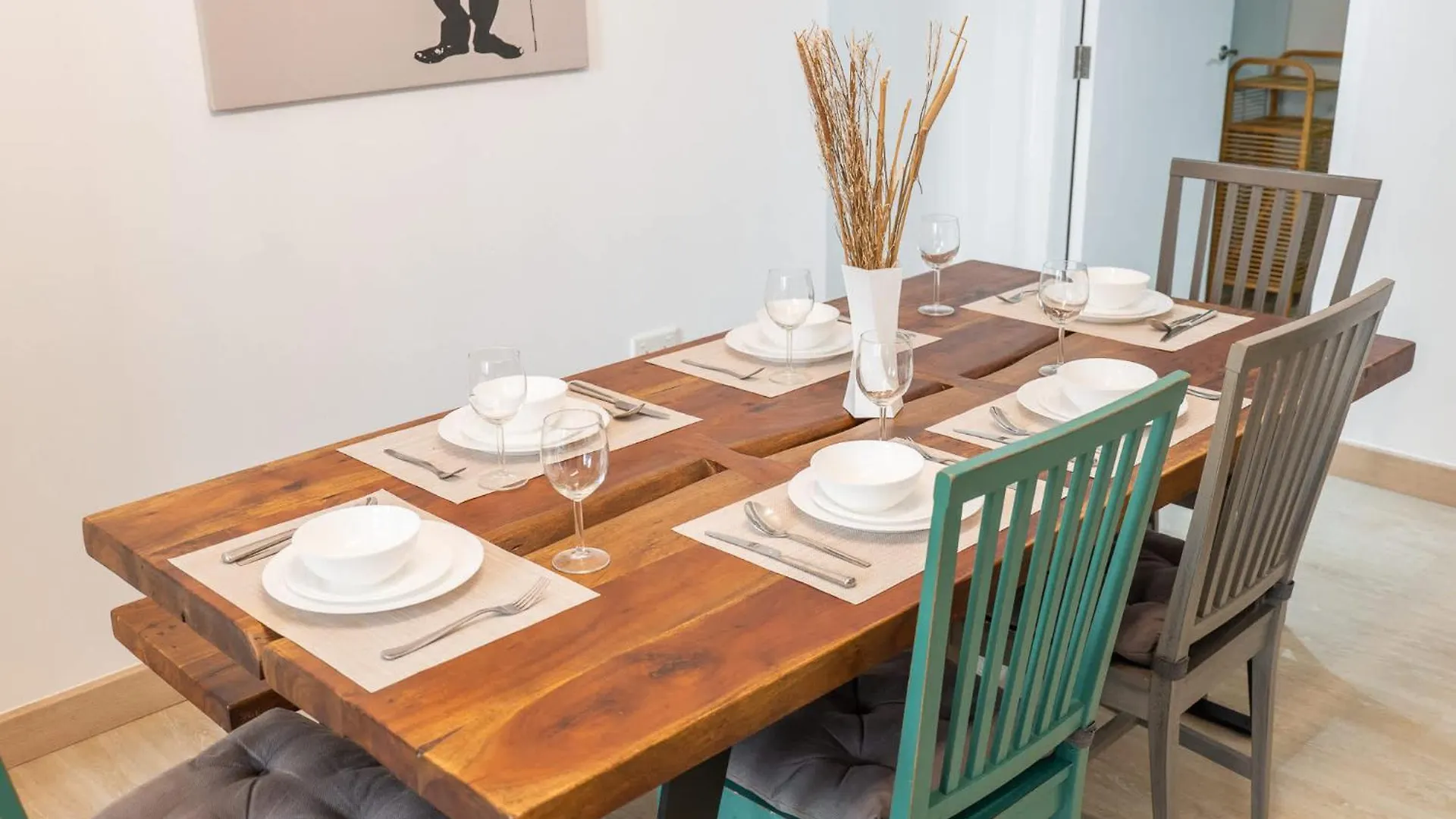 Stylish 4-Bedroom Apartment With Balcony Views In Jbr Dubai 0*,