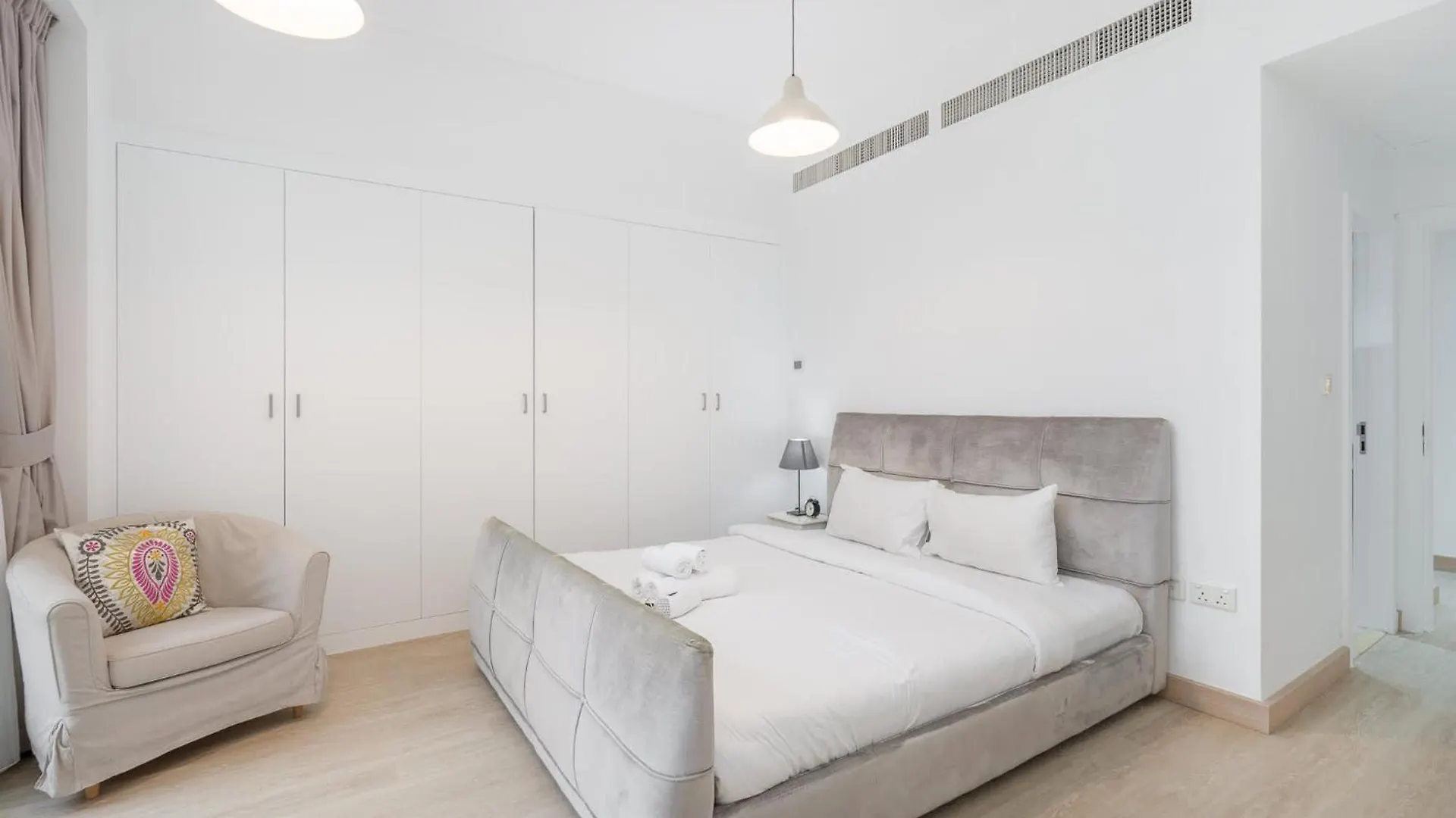 Stylish 4-Bedroom Apartment With Balcony Views In Jbr Dubai United Arab Emirates