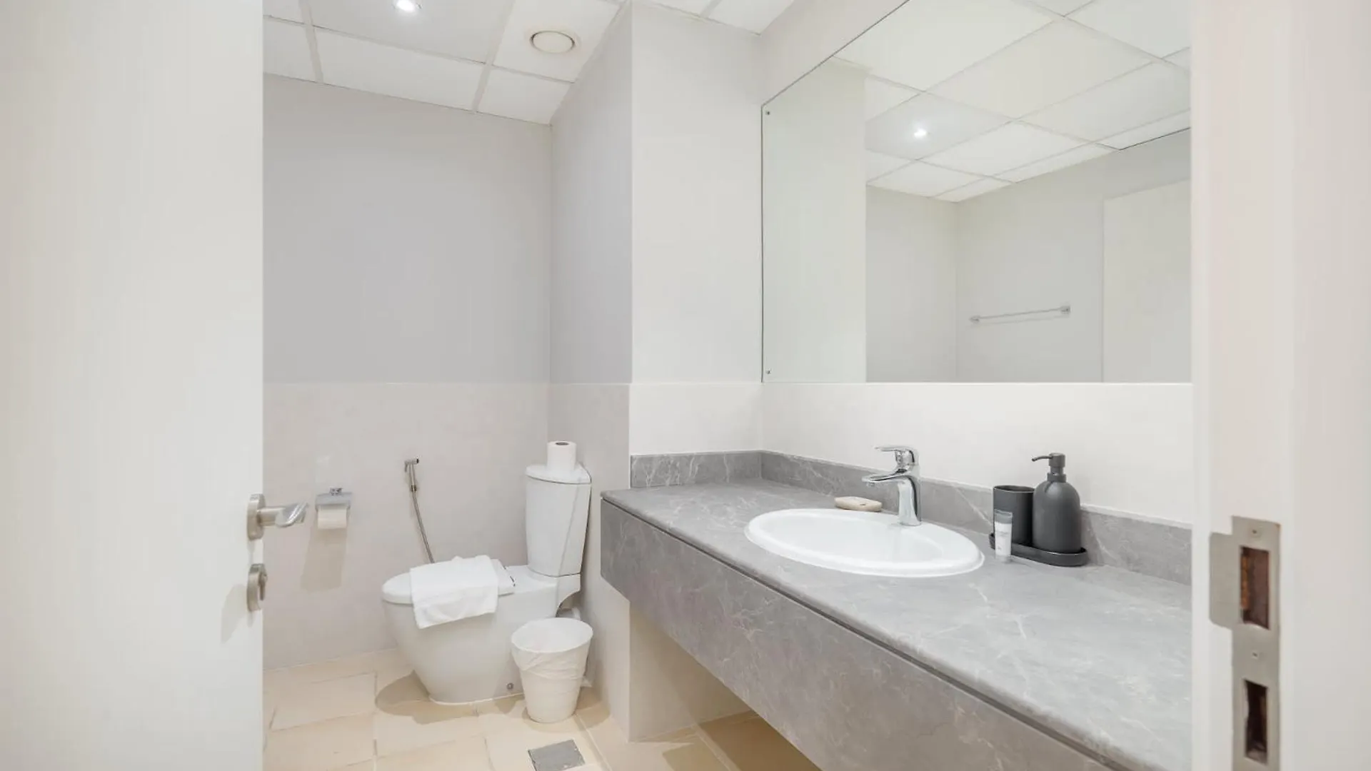 Stylish 4-Bedroom Apartment With Balcony Views In Jbr Dubai 0*,  United Arab Emirates