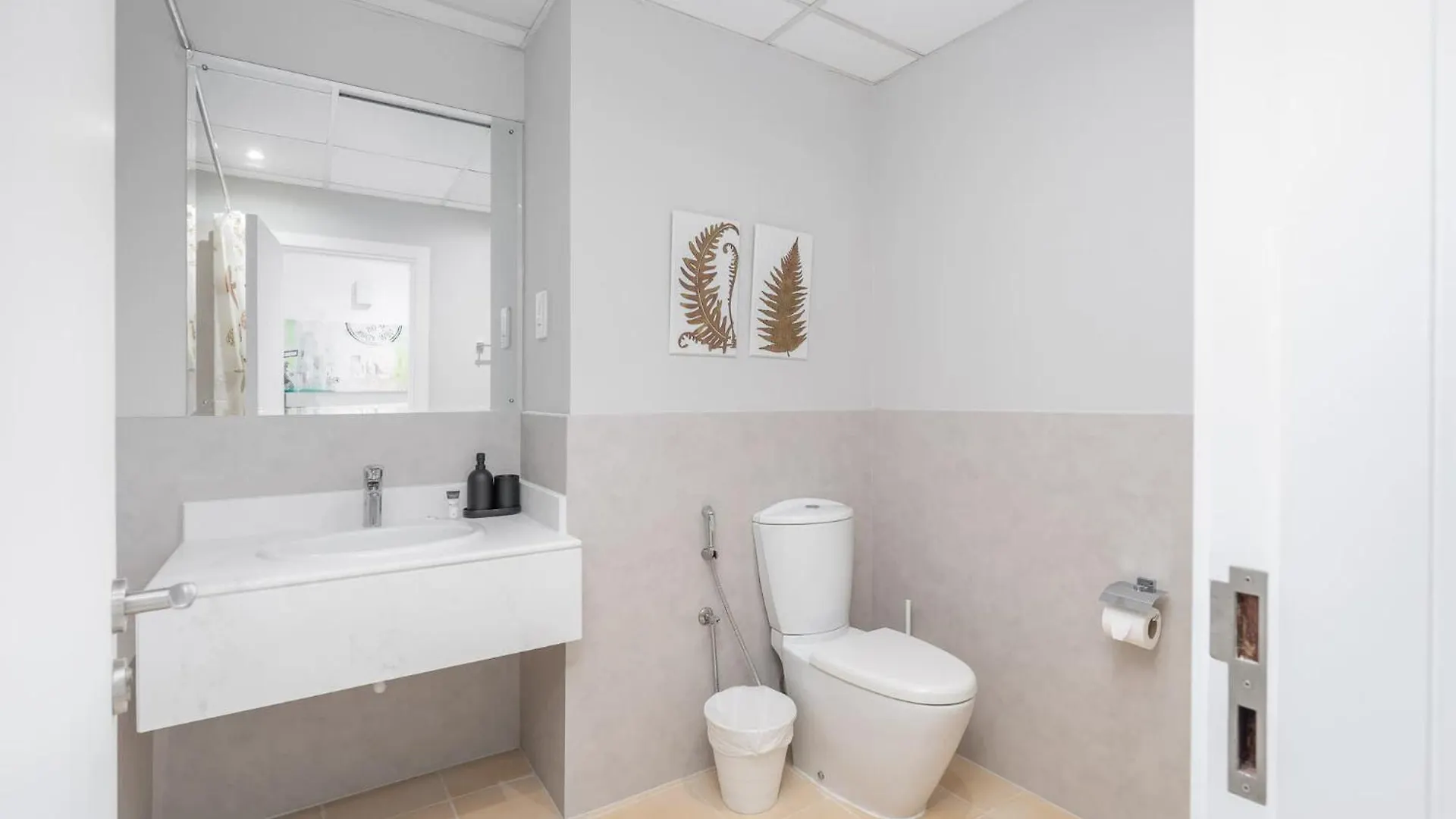 Stylish 4-Bedroom Apartment With Balcony Views In Jbr Dubai United Arab Emirates